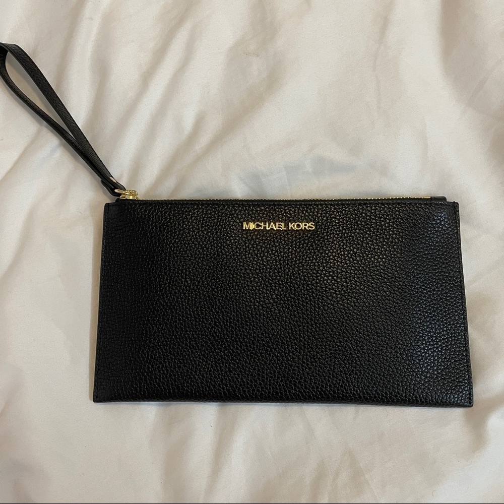 Black michael kors wristlet clutch